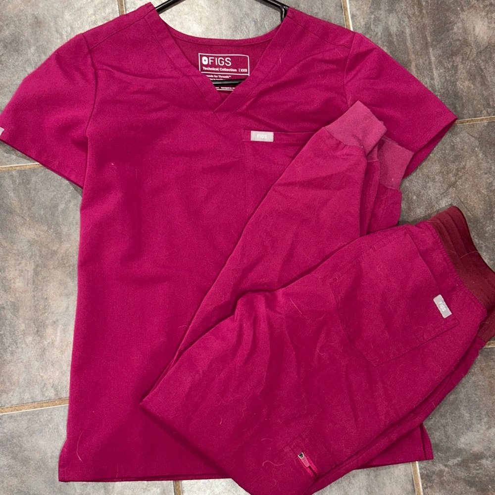 Figs Wine Red Scrub Set